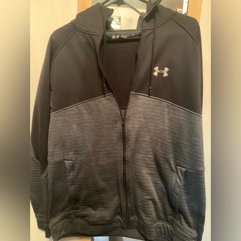 Men’s gray/black zip hoodie